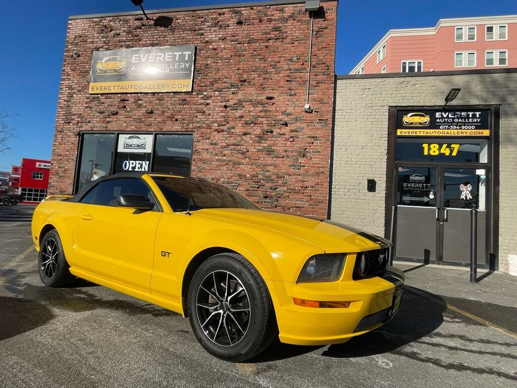 2005 Ford Mustang GT Convertible RWD