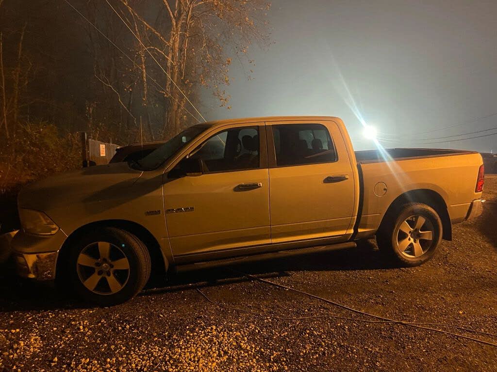 2010 Dodge RAM 1500 SLT Crew Cab RWD