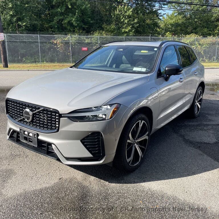 2022 Volvo XC60 Recharge R-Design Extended Range eAWD