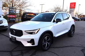 Volvo XC40 B5 Core Dark Theme AWD
