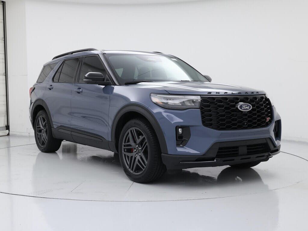 2025 Ford Explorer ST RWD
