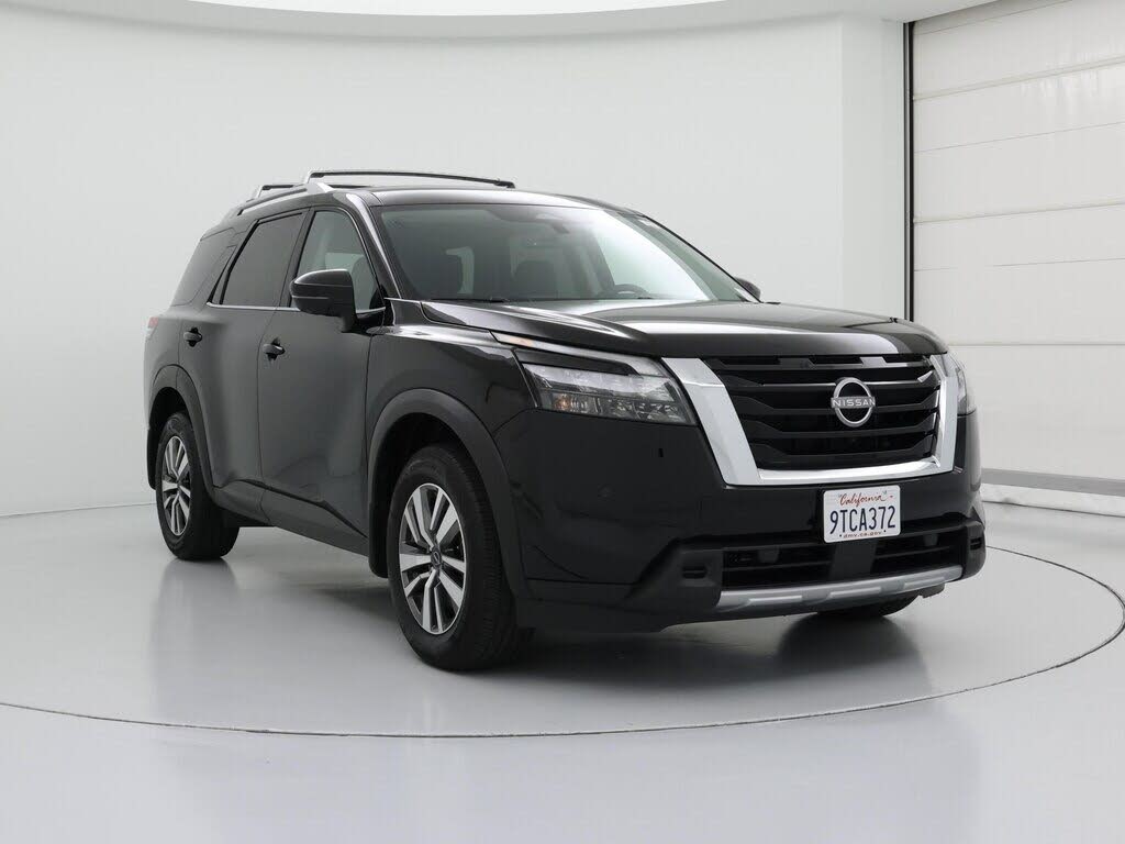 2025 Nissan Pathfinder SL 4WD