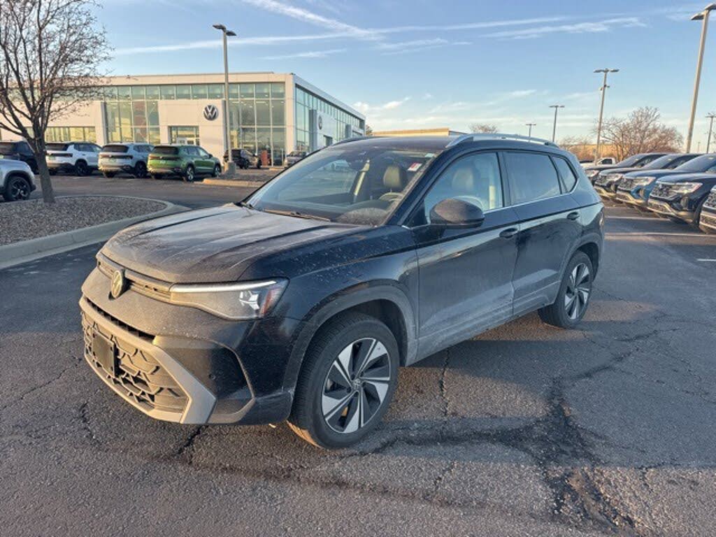 2025 Volkswagen Taos SE 4Motion