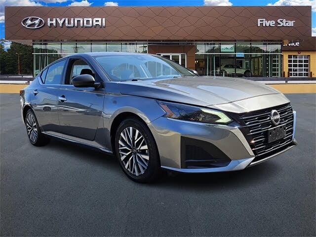 2024 Nissan Altima 2.5 SV FWD