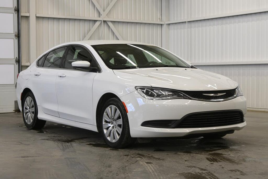 2015 Chrysler 200 LX Sedan FWD