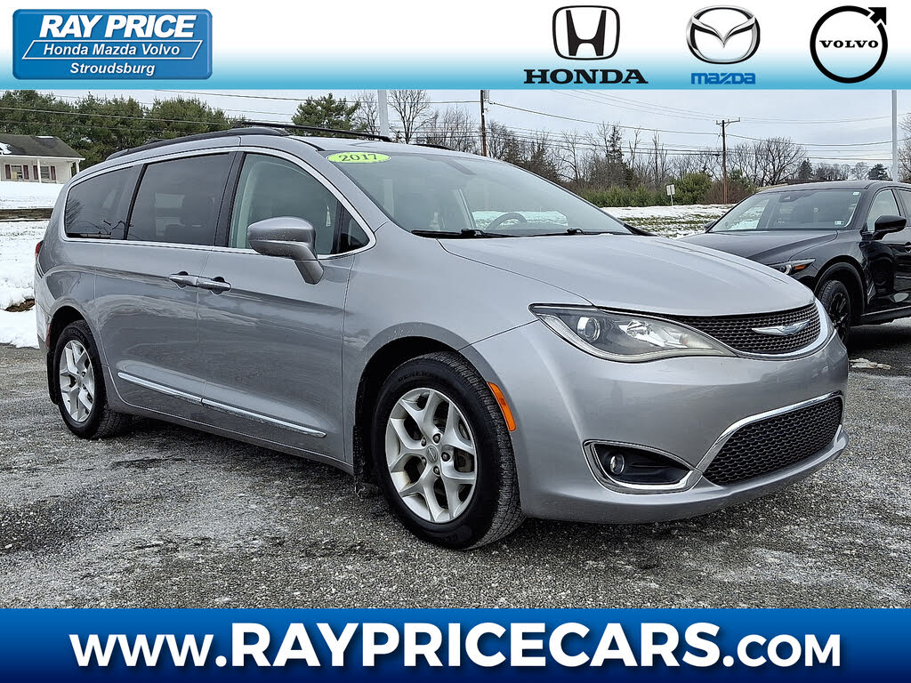 2017 Chrysler Pacifica Touring L FWD