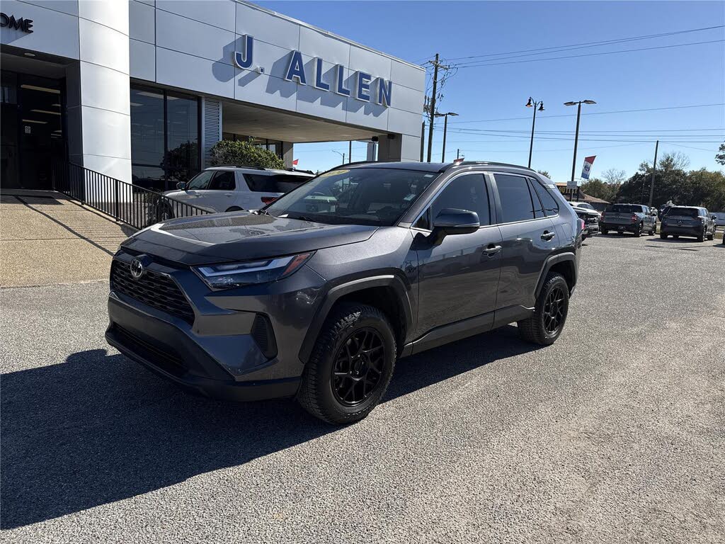 2024 Toyota RAV4 XLE FWD