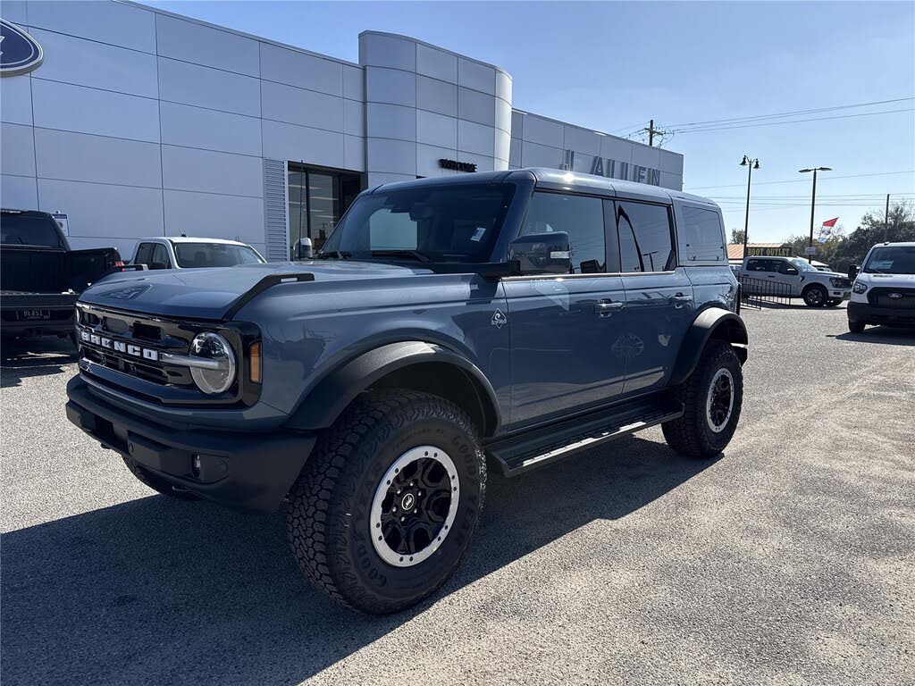 2025 Ford Bronco Outer Banks 4-Door 4WD