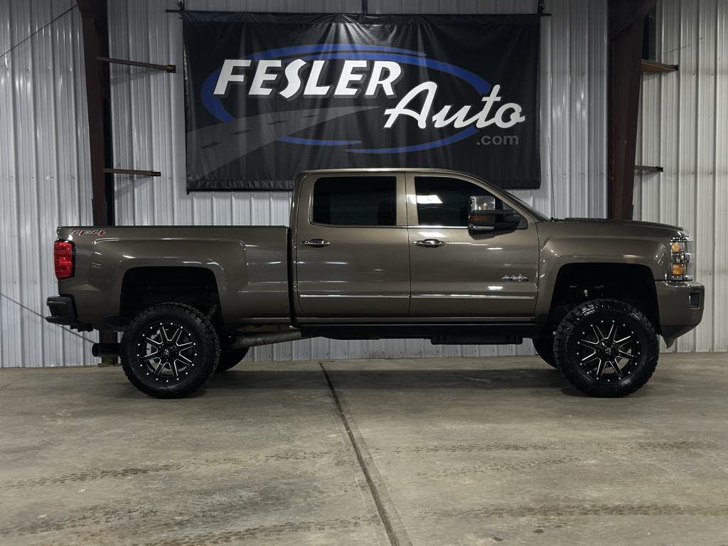 2015 Chevrolet Silverado 2500HD High Country Crew Cab 4WD