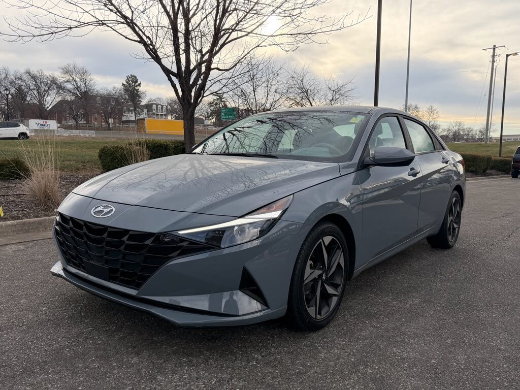 2023 Hyundai Elantra SEL FWD