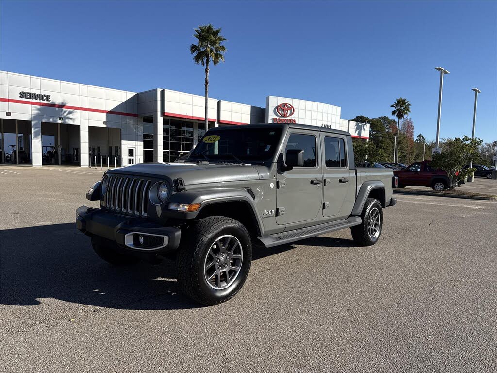 2022 Jeep Gladiator Overland Crew Cab 4WD