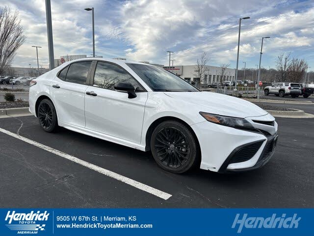 2022 Toyota Camry Hybrid SE Nightshade FWD