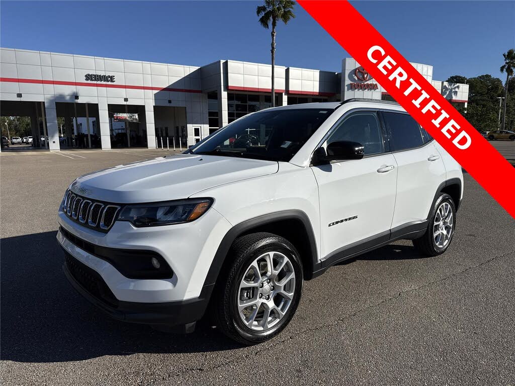 2024 Jeep Compass Latitude Lux 4WD