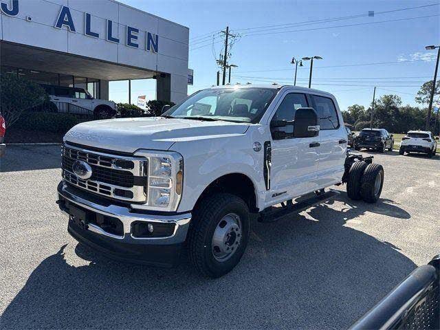 2026 Ford F-350 Super Duty Chassis XL Crew Cab DRW 4WD