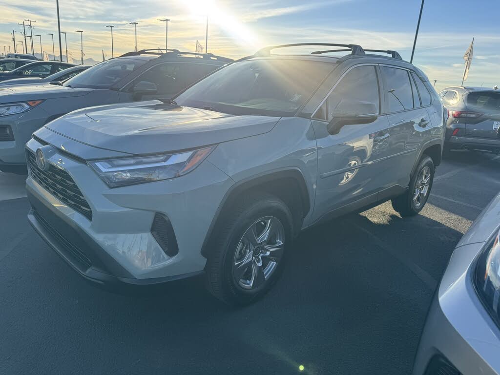 2022 Toyota RAV4 XLE FWD