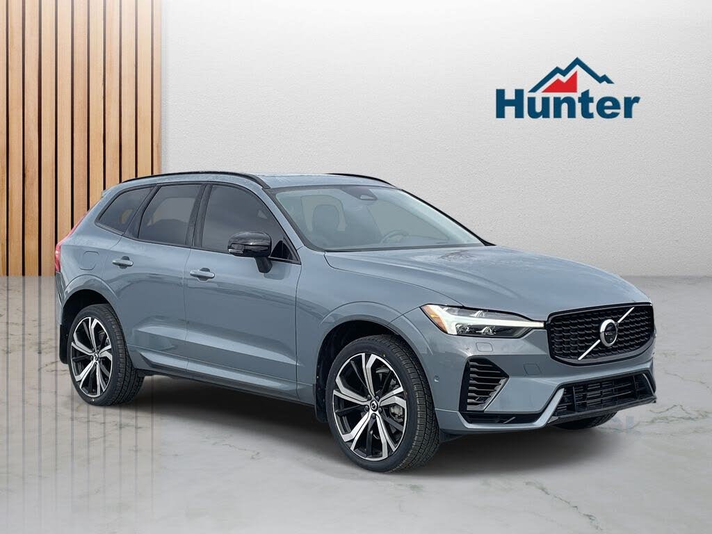 2023 Volvo XC60 Recharge T8 Ultimate Dark Theme eAWD