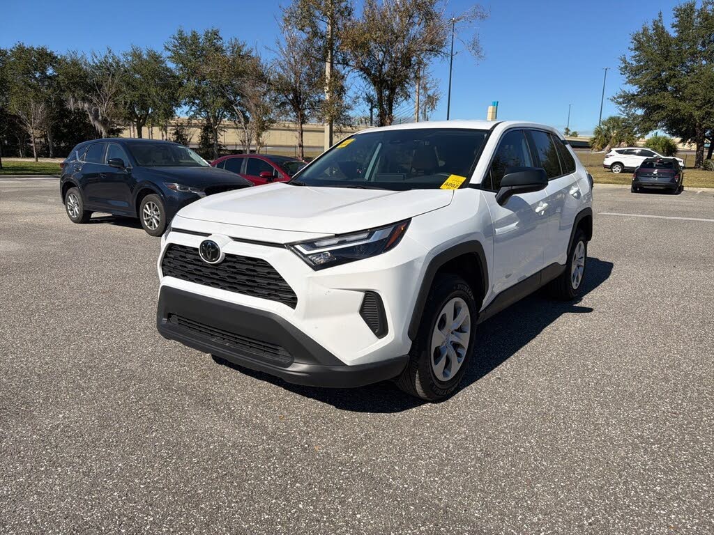 2025 Toyota RAV4 LE FWD
