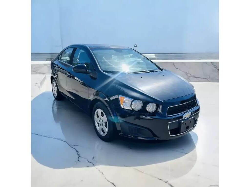Chevrolet Sonic 2LT Sedan FWD 2012