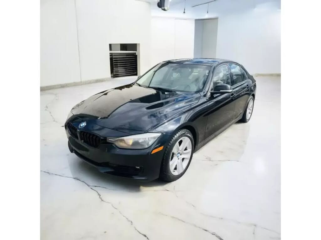 BMW 3 Series 320i xDrive Sedan AWD 2013