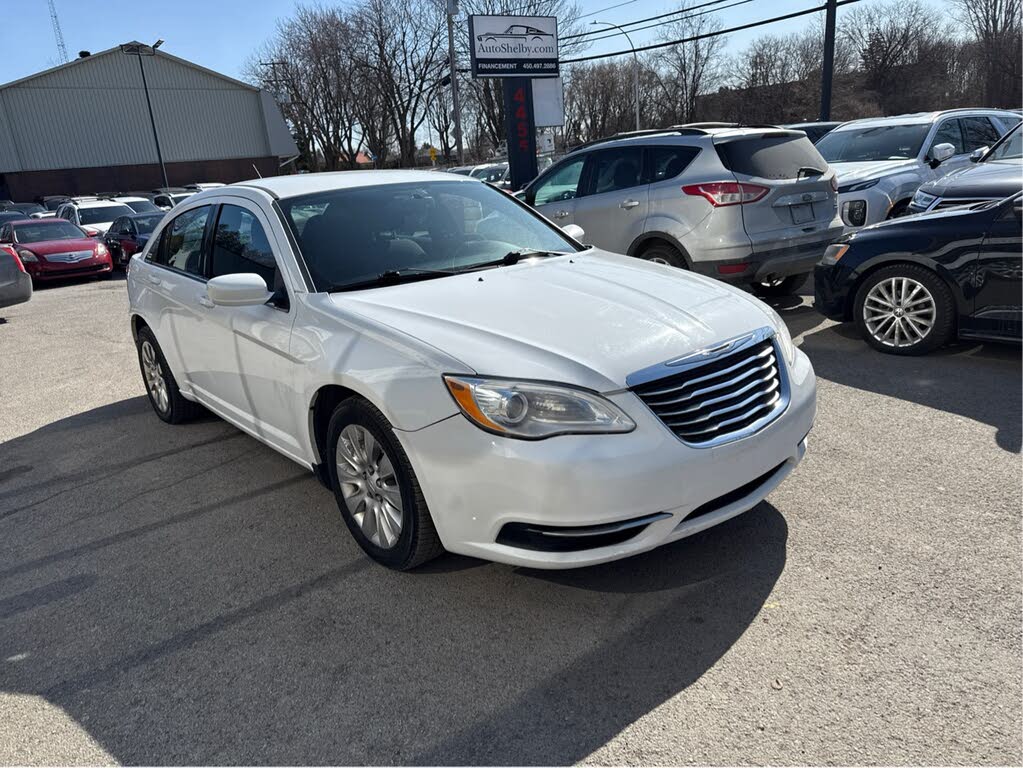 2014 Chrysler 200 LX Sedan FWD