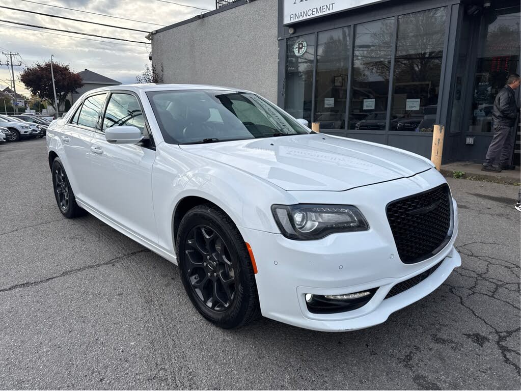 2023 Chrysler 300 Touring L AWD