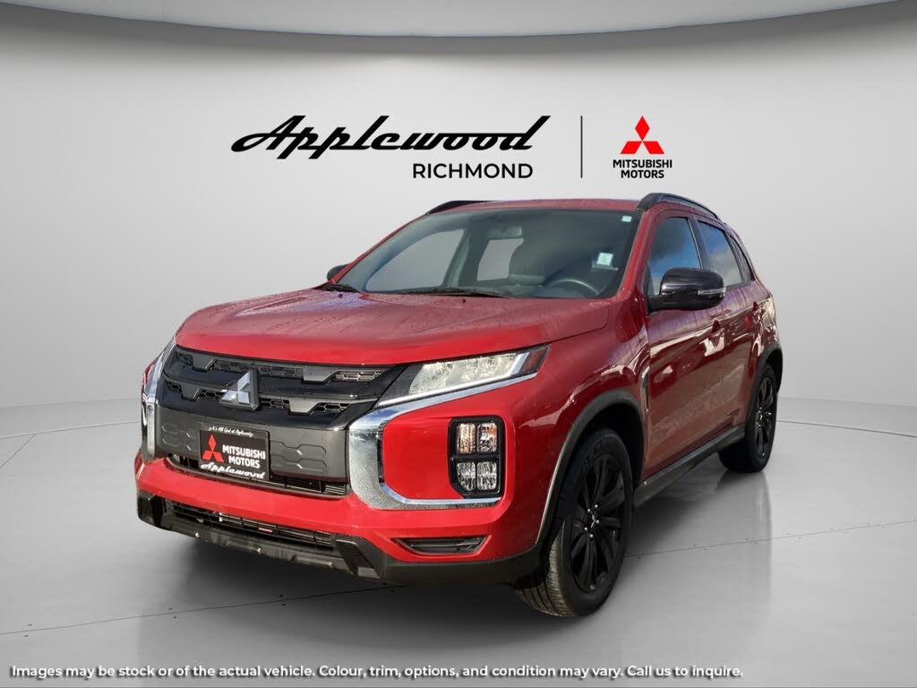 2023 Mitsubishi RVR LE AWC