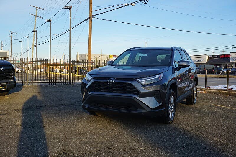 2024 Toyota RAV4 XLE FWD