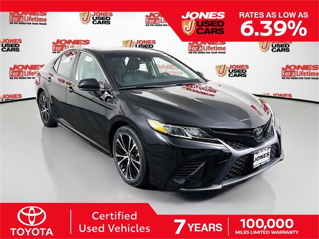 2019 Toyota Camry SE FWD