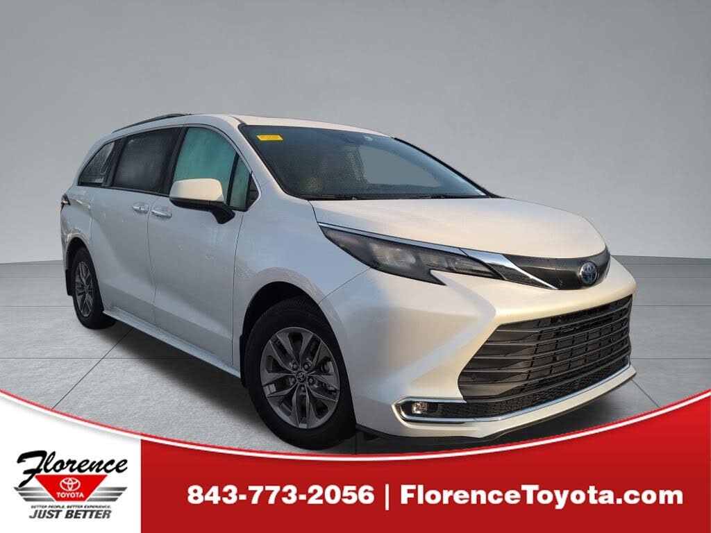 2024 Toyota Sienna XLE 7-Passenger FWD