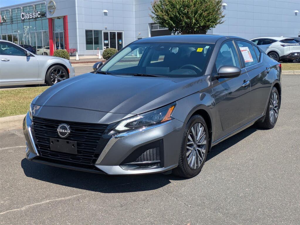2023 Nissan Altima 2.5 SV FWD