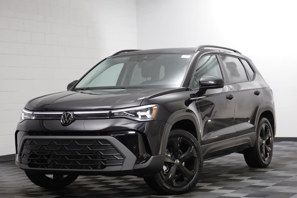 2026 Volkswagen Taos SE Black 4Motion