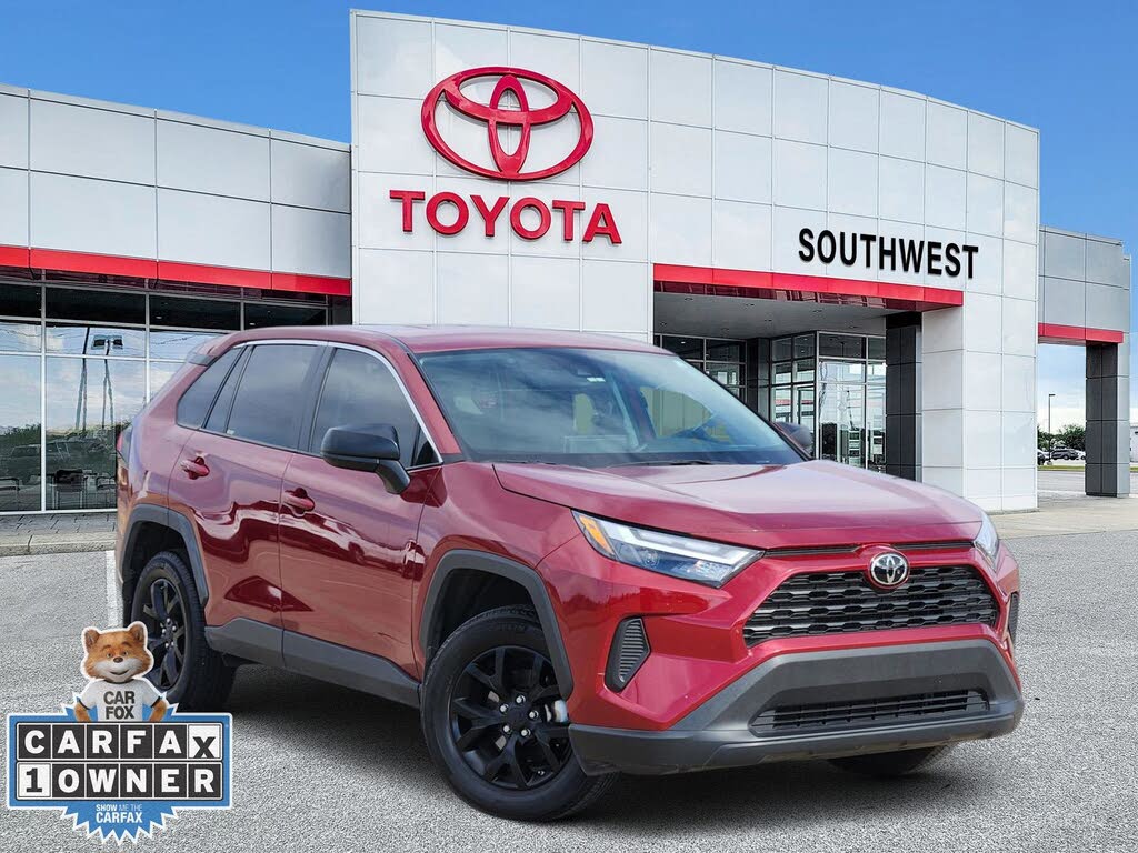 2024 Toyota RAV4 LE FWD