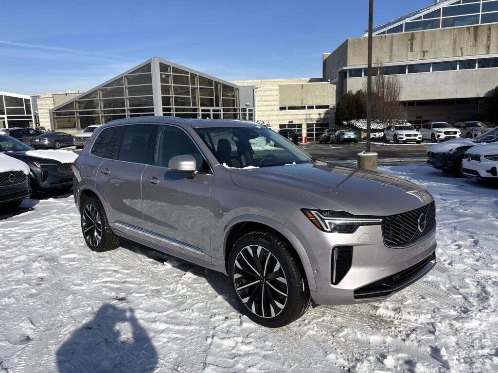 2026 Volvo XC90 B5 Plus 7-Passenger AWD