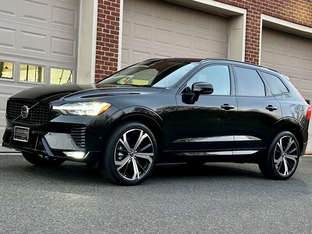 2025 Volvo XC60 B5 Ultra Dark Theme AWD