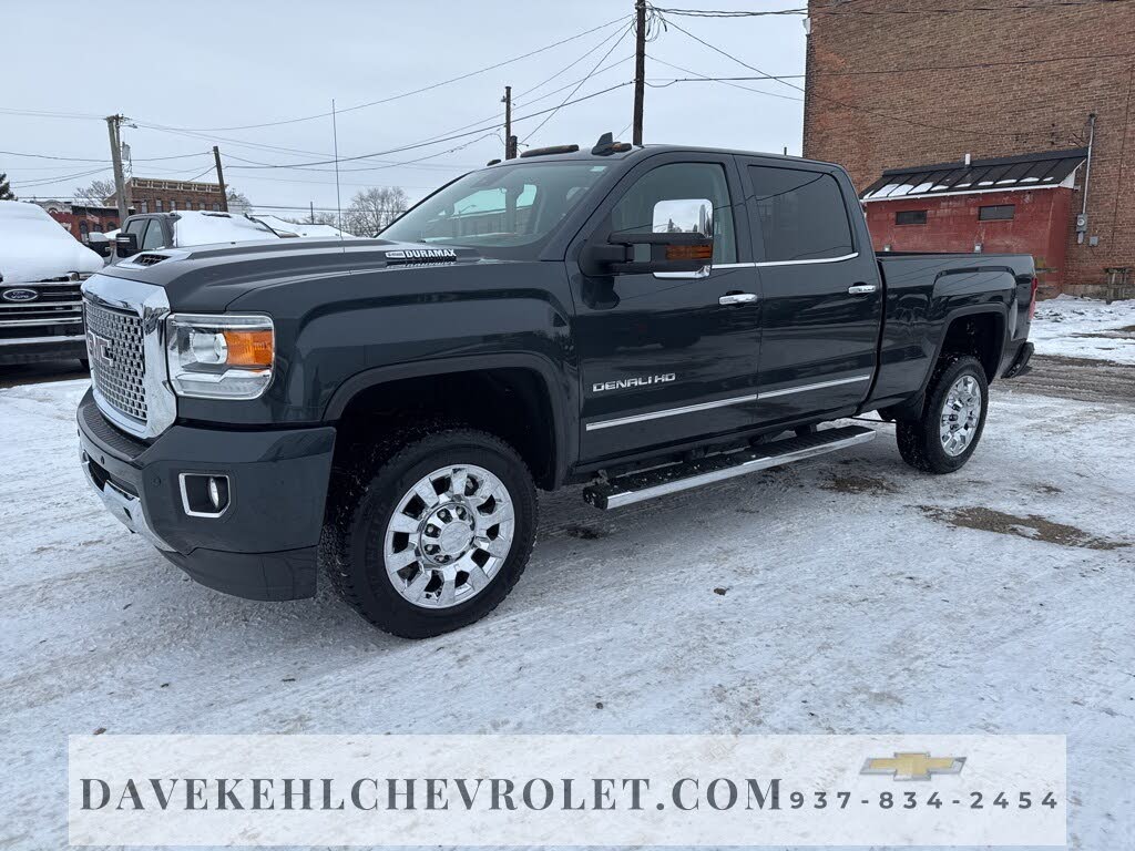 2017 GMC Sierra 2500HD Denali Crew Cab SB 4WD