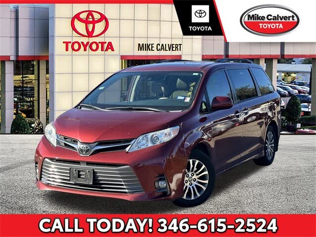2020 Toyota Sienna XLE 7-Passenger FWD with Auto-Access Seat