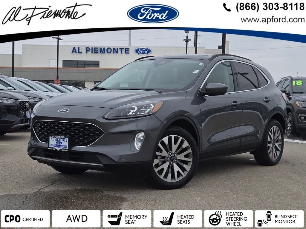 2022 Ford Escape Titanium AWD