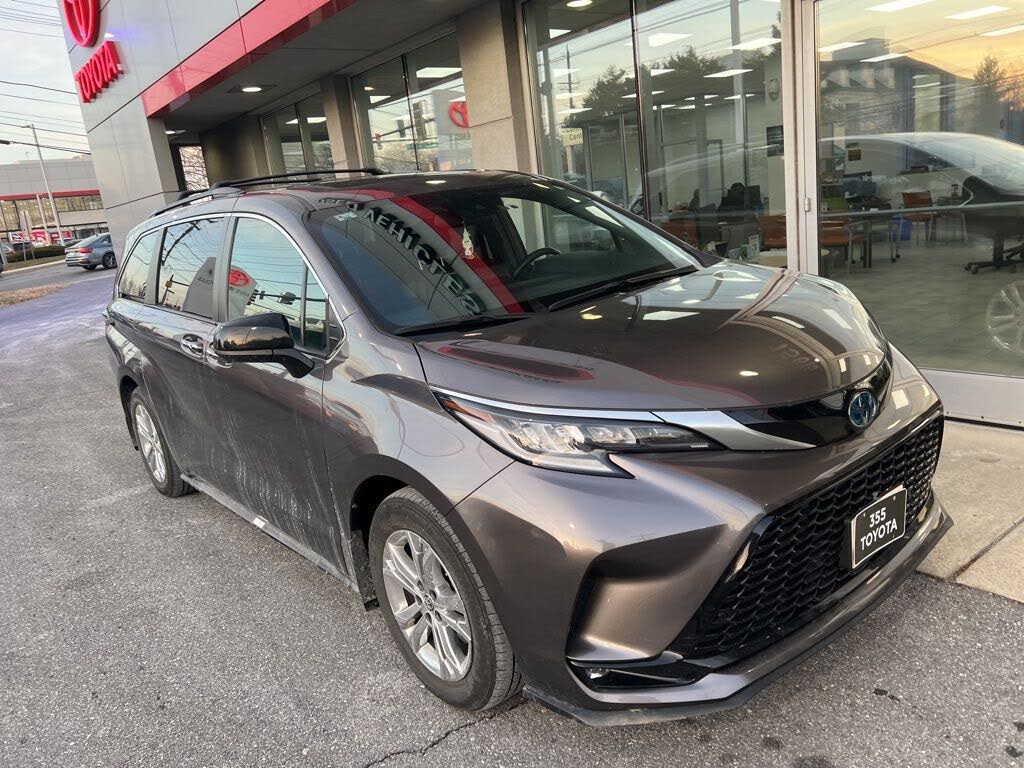 2022 Toyota Sienna XSE 7-Passenger AWD