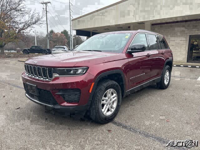 2023 Jeep Grand Cherokee Laredo 4WD