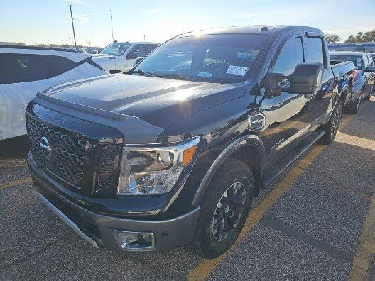 2017 Nissan Titan PRO-4X Crew Cab 4WD