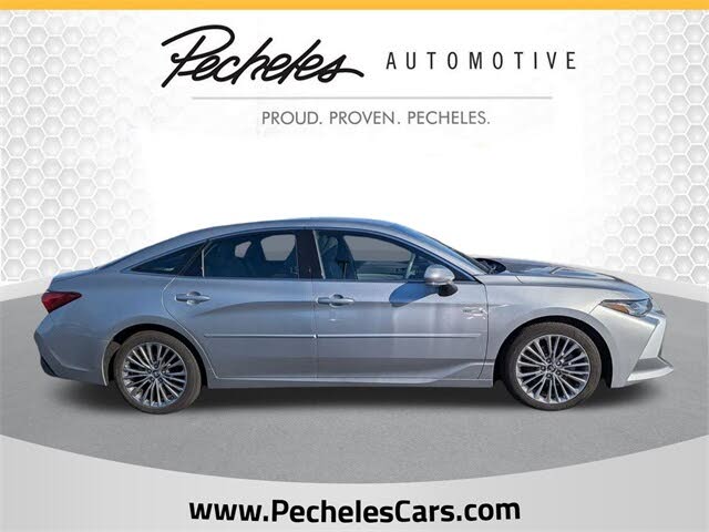 2019 Toyota Avalon Hybrid Limited FWD