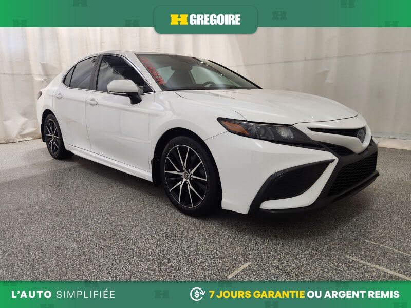 Toyota Camry Hybrid SE FWD 2022