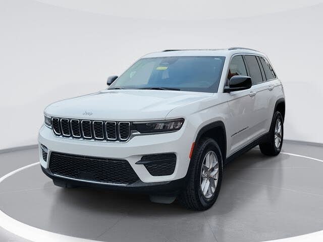 2023 Jeep Grand Cherokee Laredo 4WD