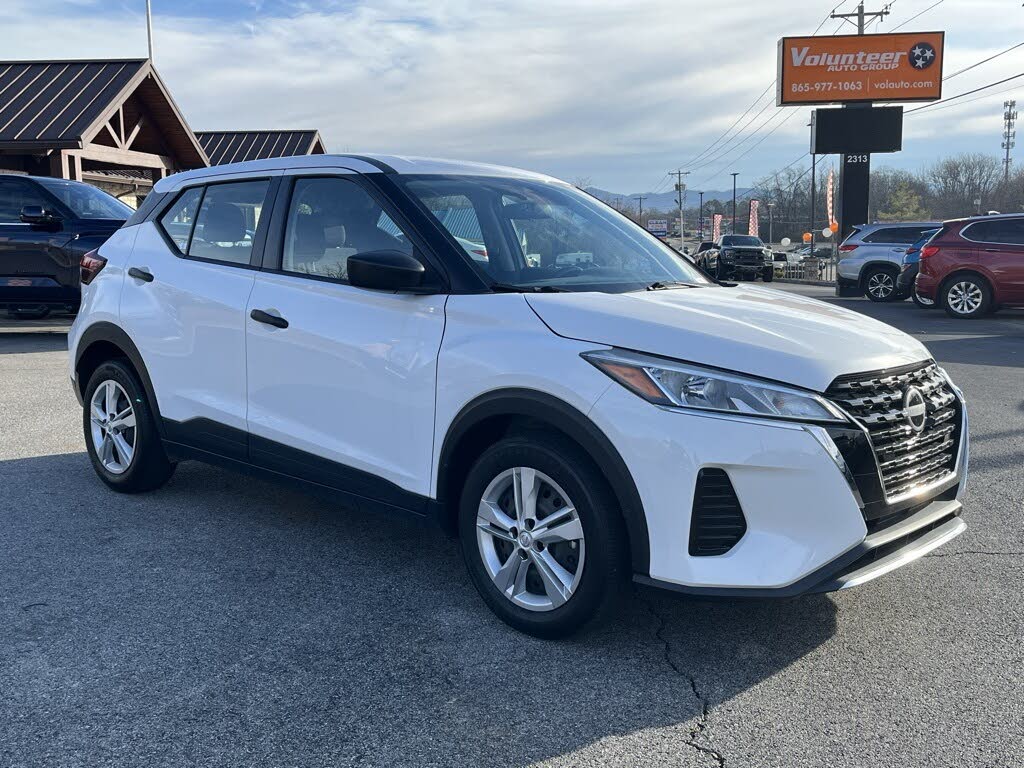 2023 Nissan Kicks S FWD