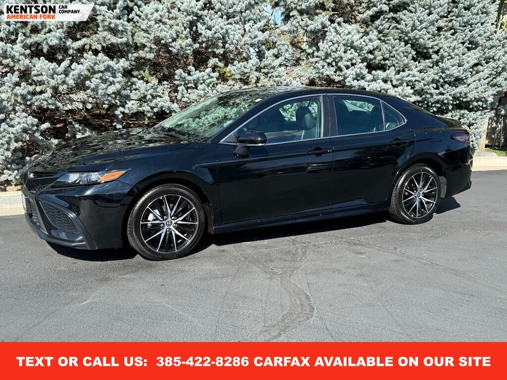 2024 Toyota Camry SE FWD