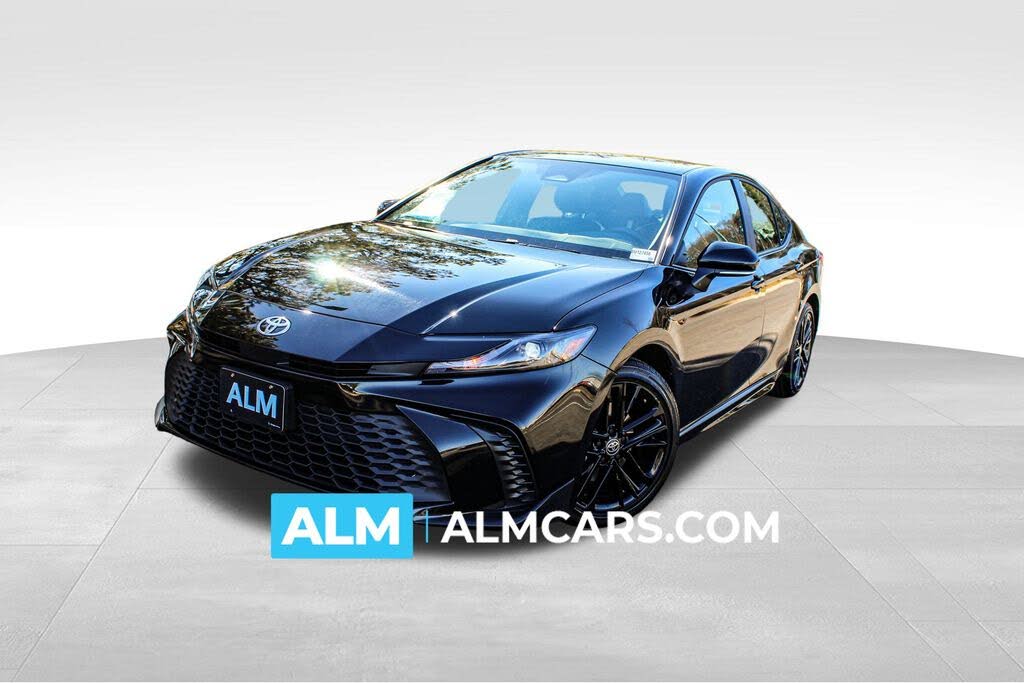 2025 Toyota Camry SE FWD