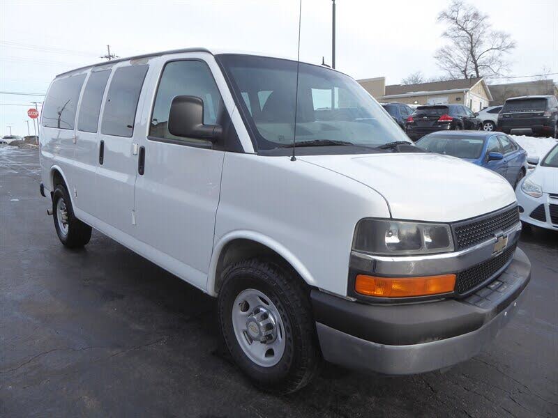 2012 Chevrolet Express Passenger 2500 LT RWD