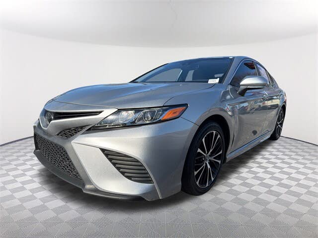 2020 Toyota Camry SE FWD