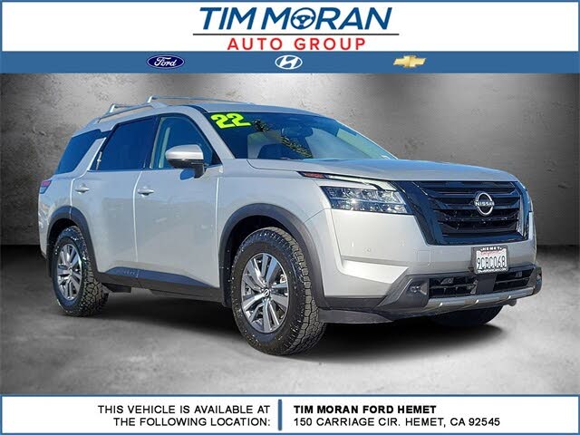 2022 Nissan Pathfinder SL FWD