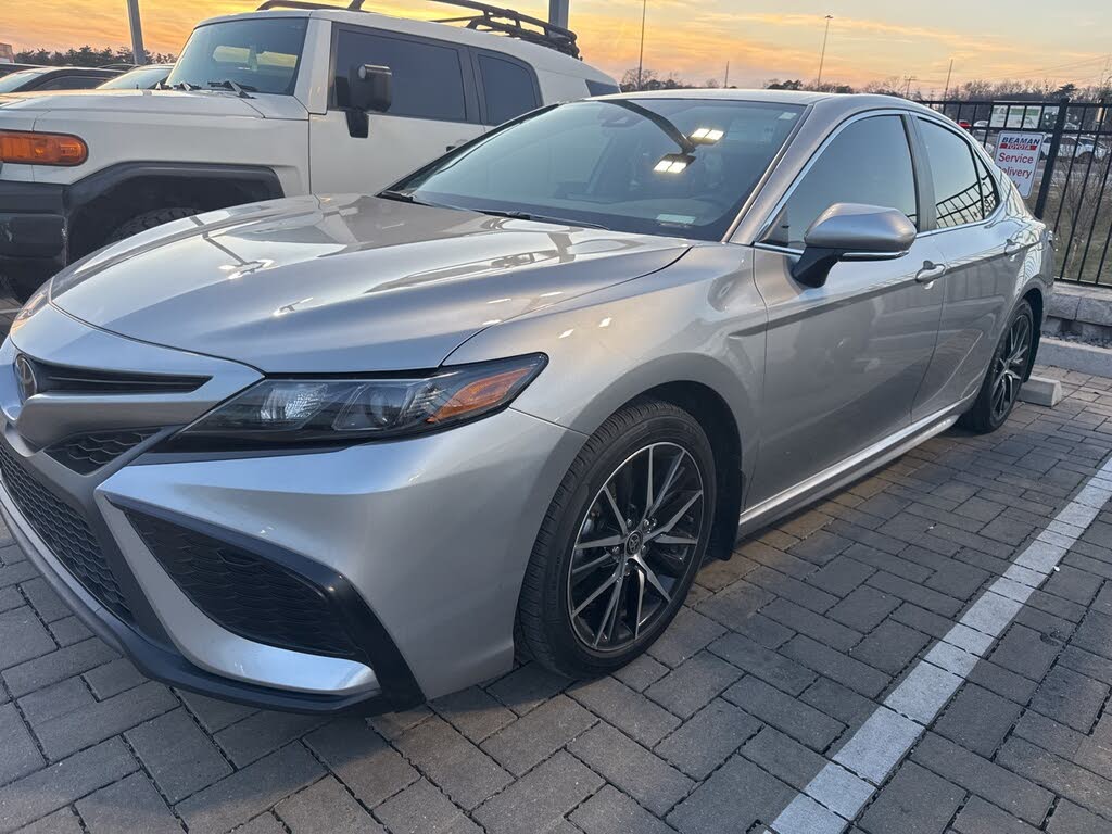 2024 Toyota Camry SE FWD